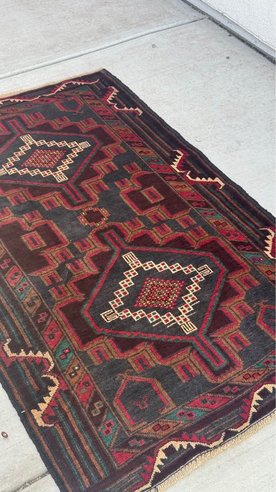 Vintage Persian Accent Area Rug 2.8 x 4.7 ft