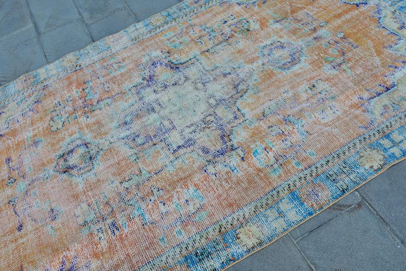XL Vintage Turkish Accent Area rug 5.2 x 9.1 ft