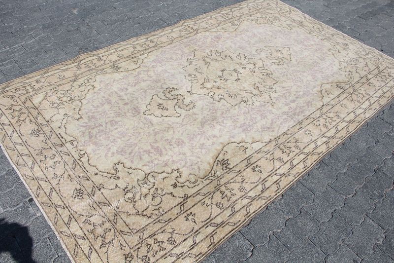 XL Vintage Turkish Accent Area Rug 5.2 x 8.9 ft