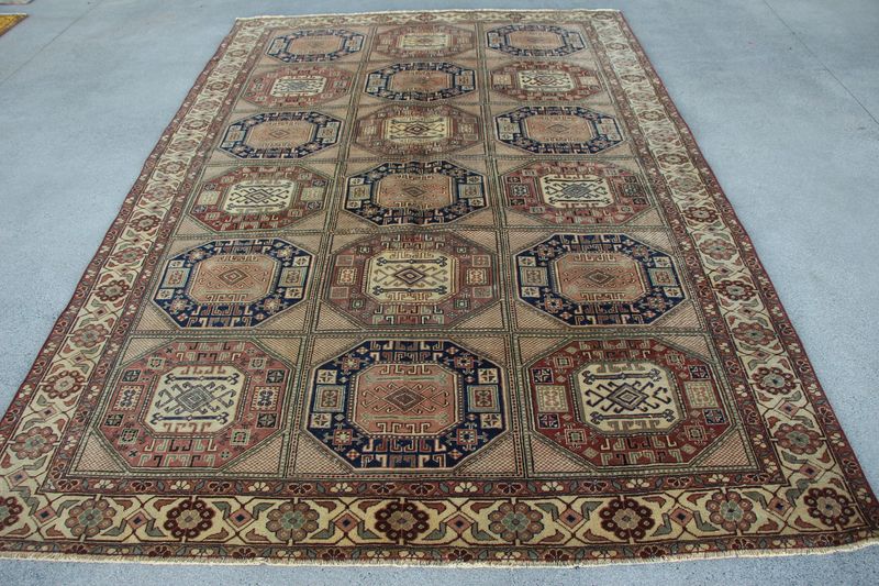 XL Vintage Turkish Accent Area Rug 6.4 x 9.6 ft