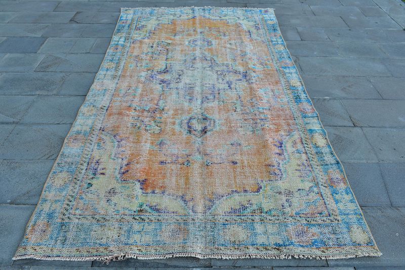 XL Vintage Turkish Accent Area rug 5.2 x 9.1 ft