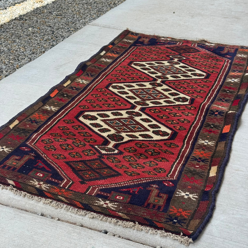 Vintage Persian Accent Area Rug 2.5 x 4.7 ft