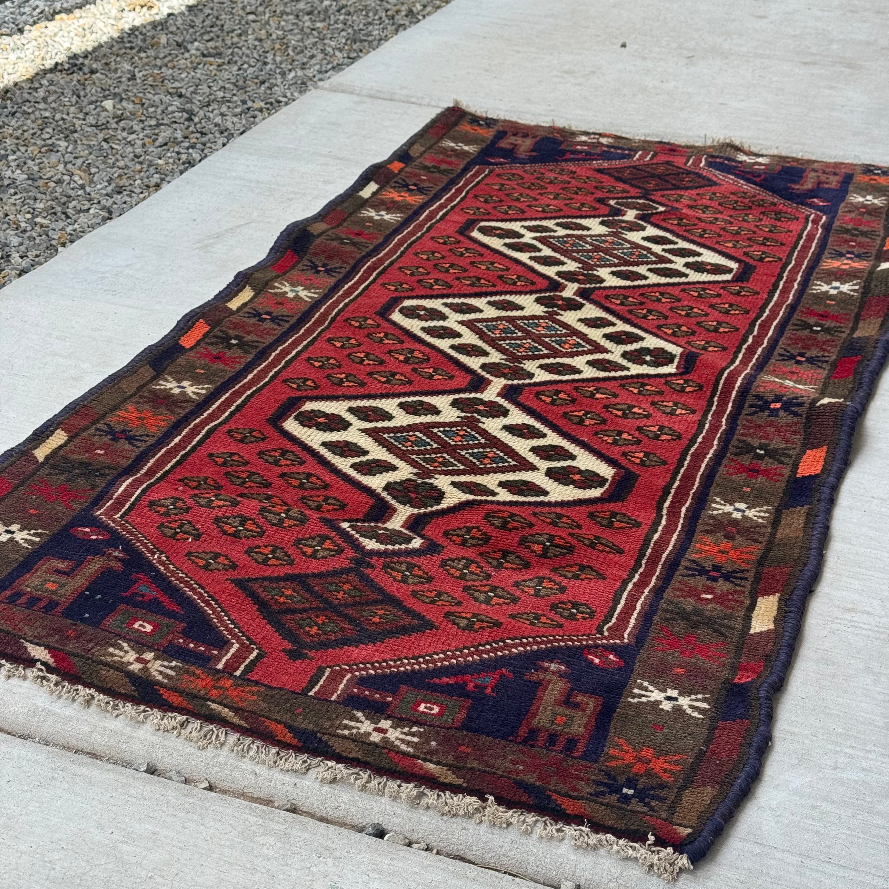 Vintage Persian Accent Area Rug 2.5 x 4.7 ft