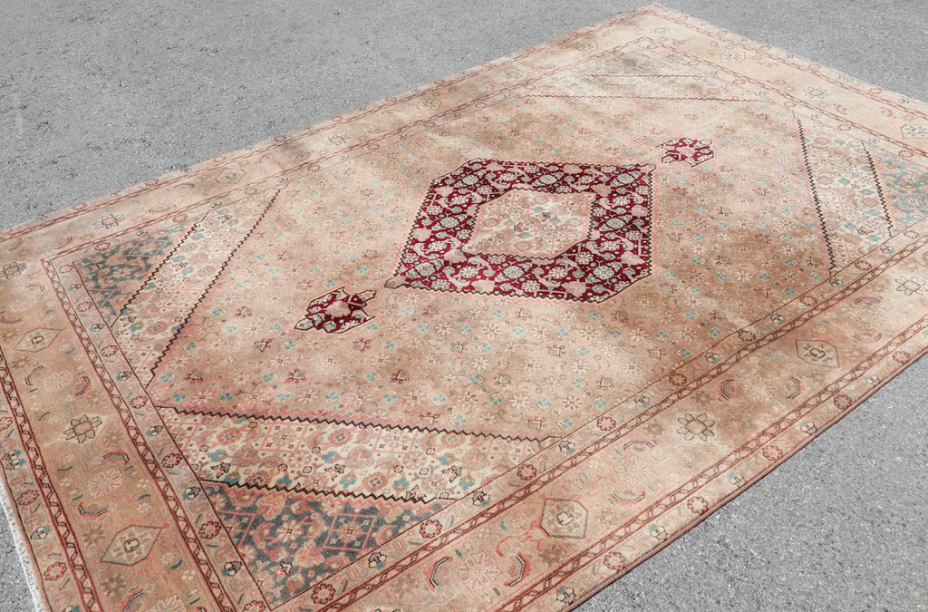XL Vintage Turkish Accent Area Rug 6.5 x 9.7 ft