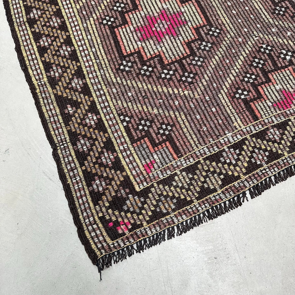 XL Vintage Turkish Accent Area rug 5 x 9.4 ft