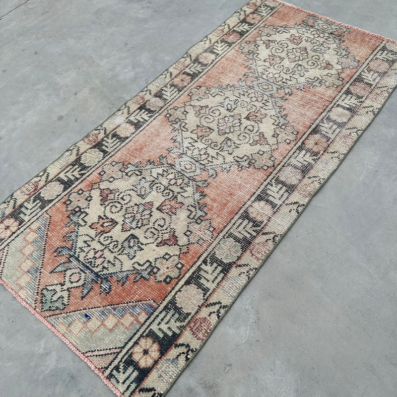 Vintage Turkish Runner Rug 2.9 x 6 ft