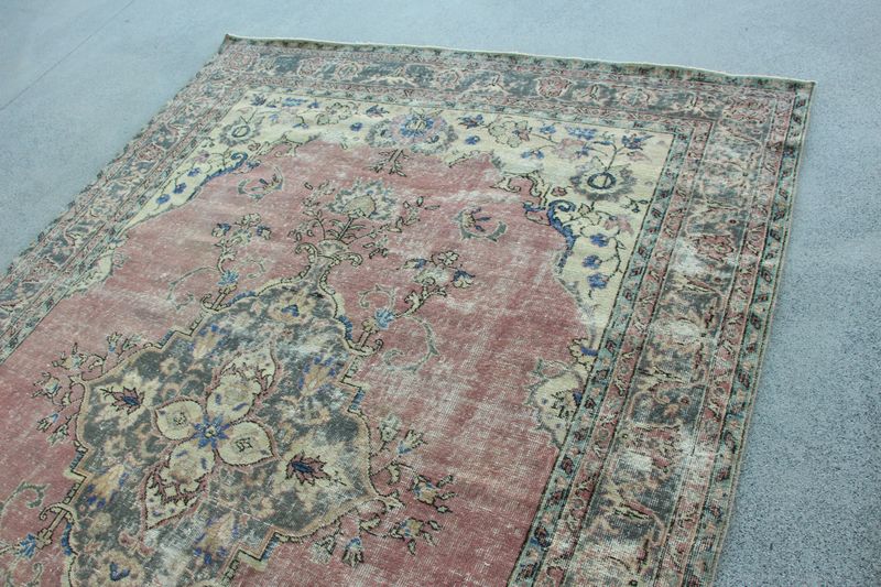 XL Vintage Turkish Accent Area Rug 7 x 9.4 ft