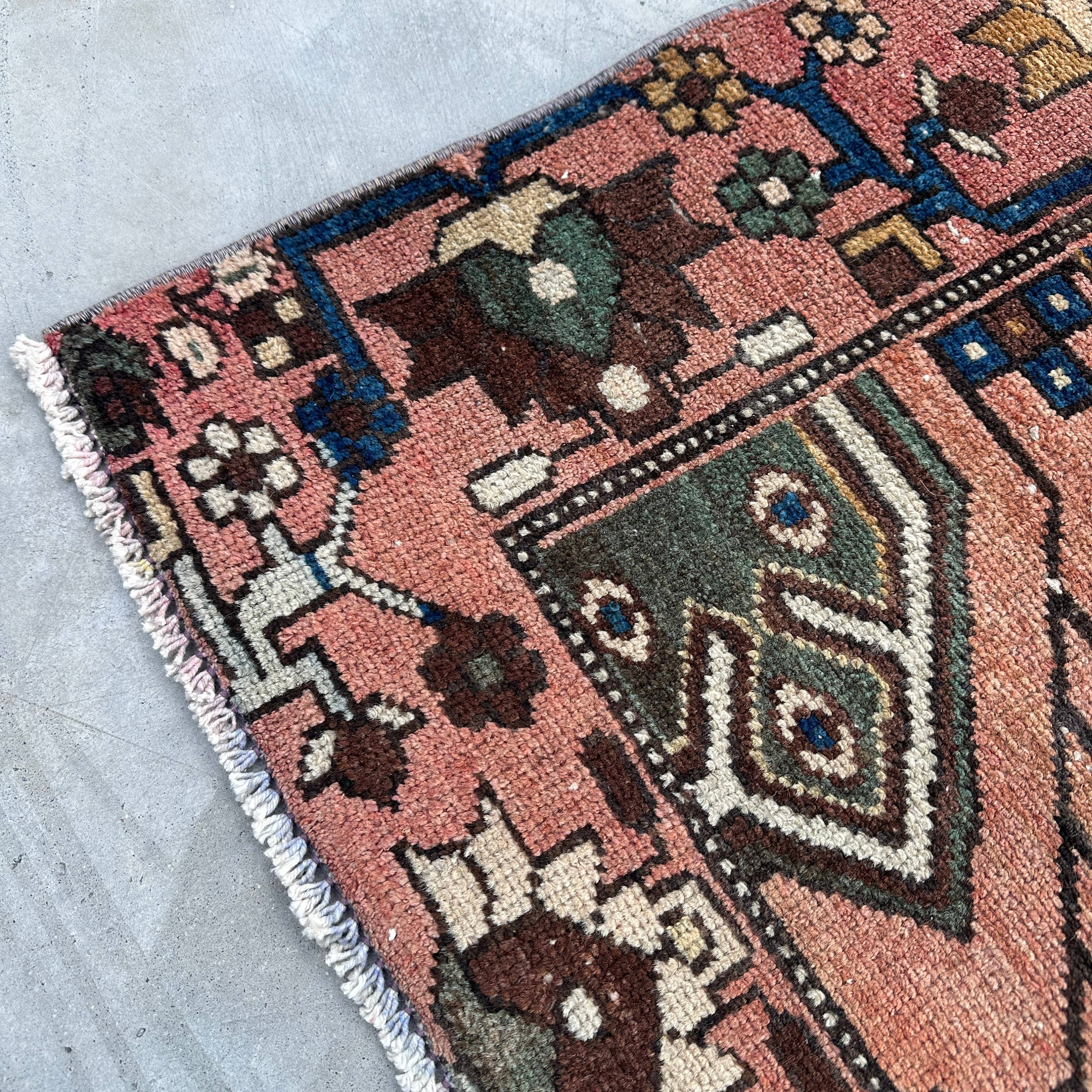 Vintage Persian Accent Area Rug 4.2 x 6.2 ft