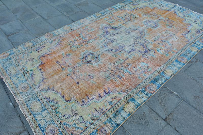 XL Vintage Turkish Accent Area rug 5.2 x 9.1 ft
