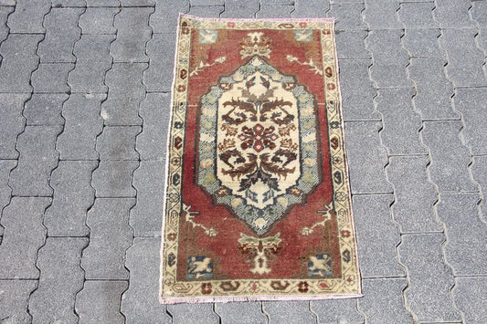 Vintage Turkish Mini Rug 1.5 x 2.7 ft