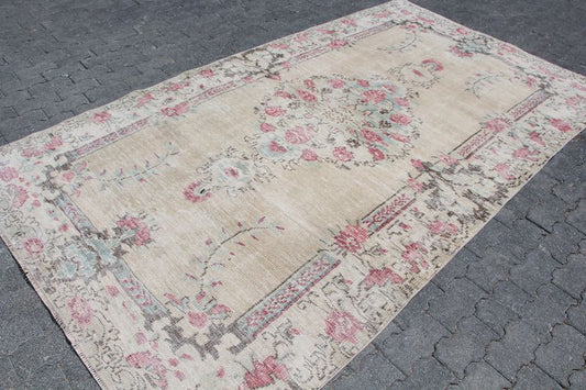 XL Vintage Turkish Accent Area Rug 5.4 x 9.3 ft