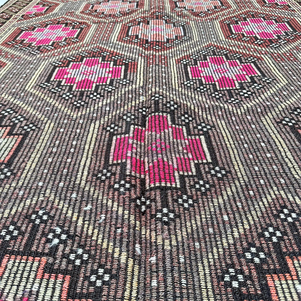 XL Vintage Turkish Accent Area rug 5 x 9.4 ft