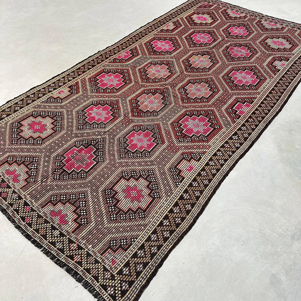XL Vintage Turkish Accent Area rug 5 x 9.4 ft