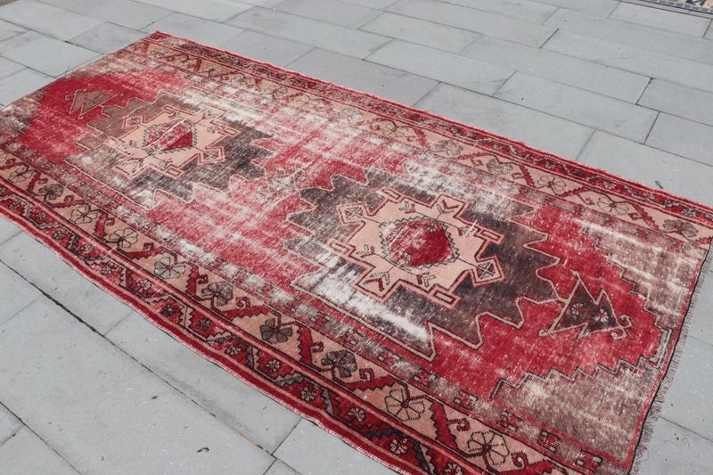 Vintage Turkish Accent Area rug 4.7 x 9.5 ft