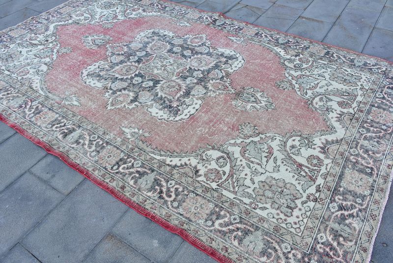 XL Vintage Turkish Accent Area Rug 6.2 x 10.4 ft