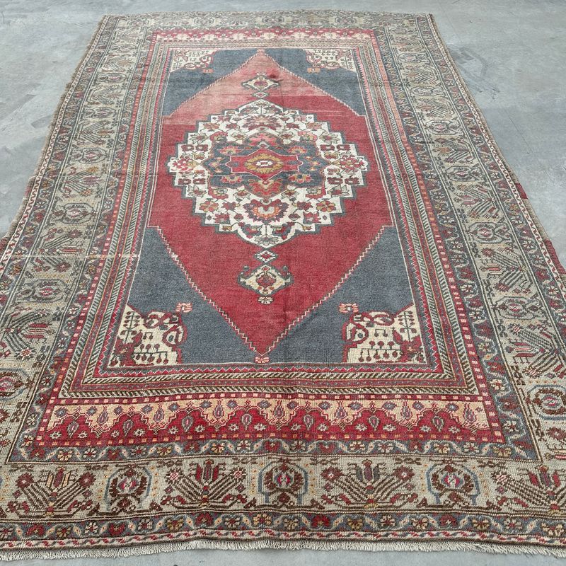 XL Vintage Turkish Accent Area Rug 6.8 x 10.4 ft