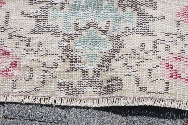 XL Vintage Turkish Accent Area Rug 5.4 x 9.3 ft