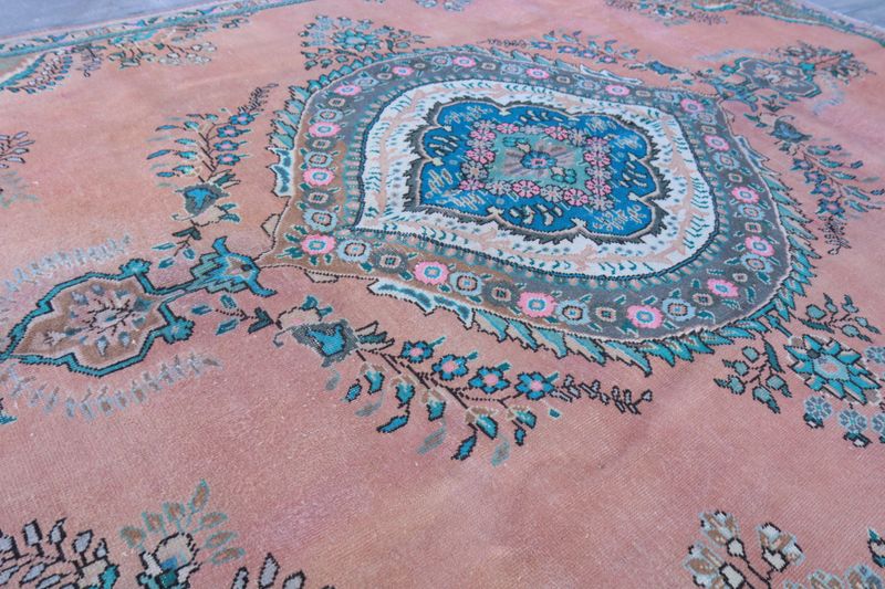 XL Vintage Turkish Accent Area Rug 7.3 x 10.1 ft