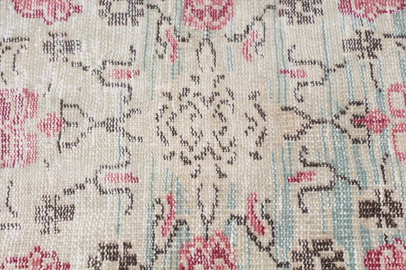 XL Vintage Turkish Accent Area Rug 5.4 x 9.3 ft