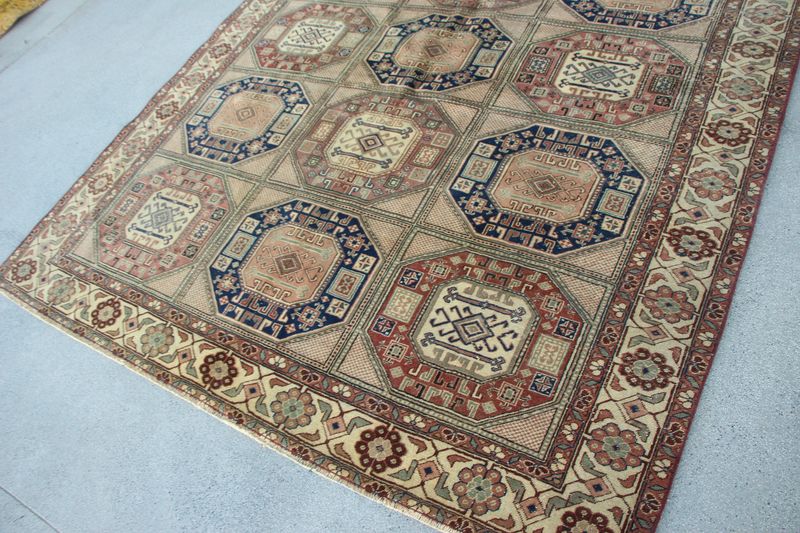 XL Vintage Turkish Accent Area Rug 6.4 x 9.6 ft