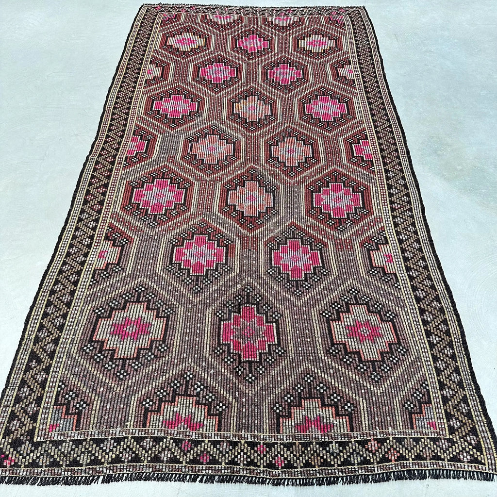 XL Vintage Turkish Accent Area rug 5 x 9.4 ft