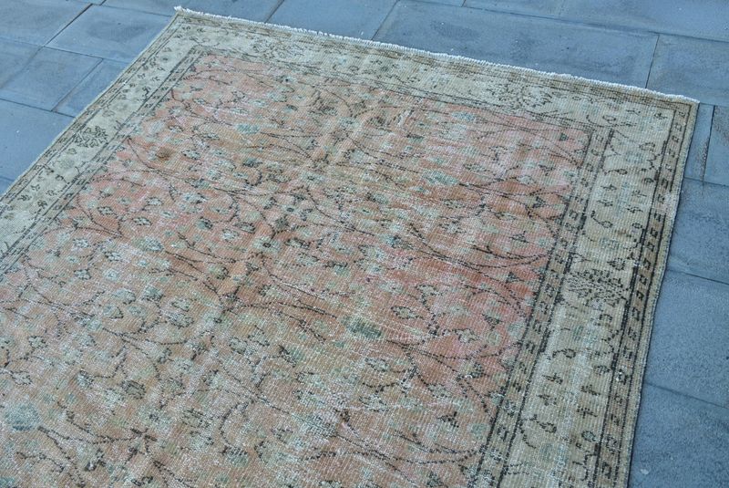 XL Vintage Turkish Accent Area rug 6.1 x 9 ft