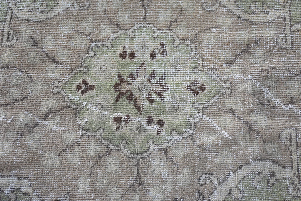 XL Vintage Turkish Accent Area Rug 6.1 x 9.1 ft