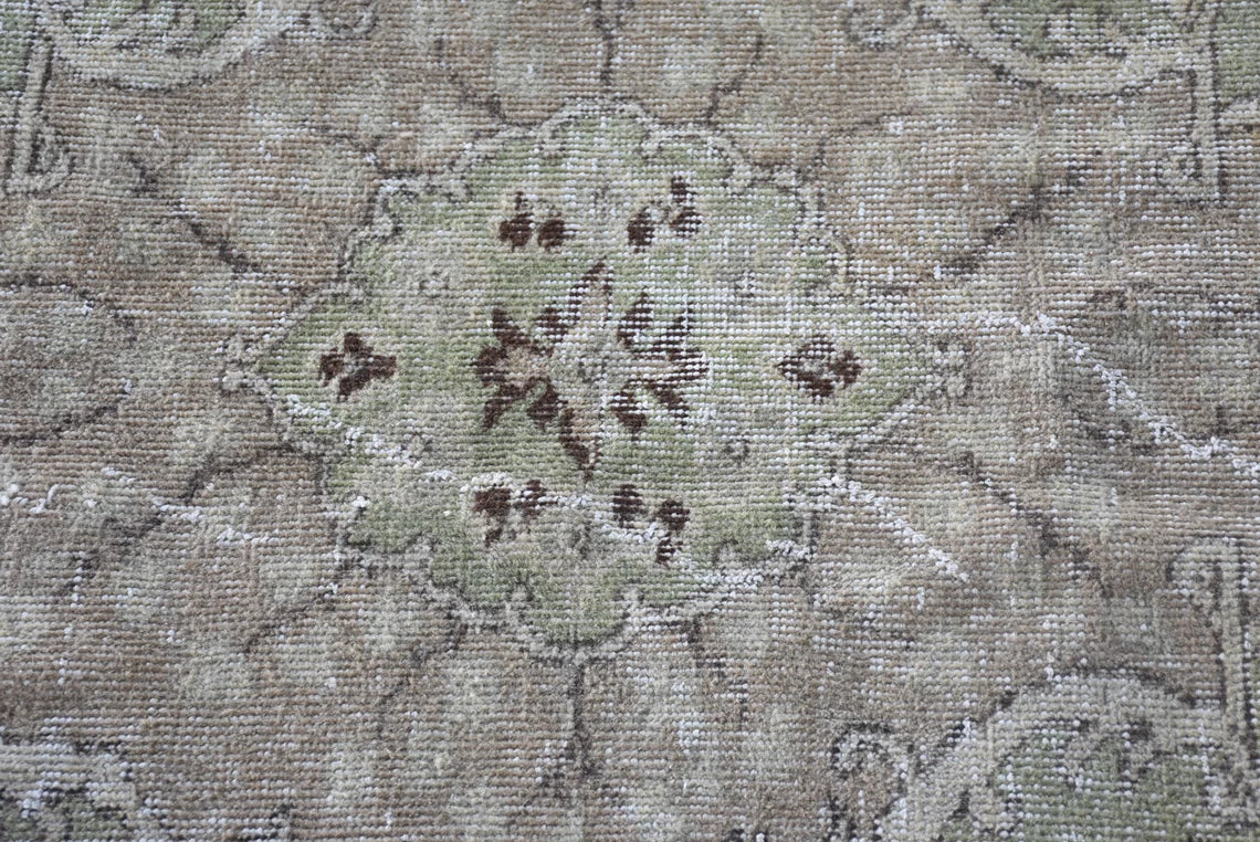 XL Vintage Turkish Accent Area Rug 6.1 x 9.1 ft