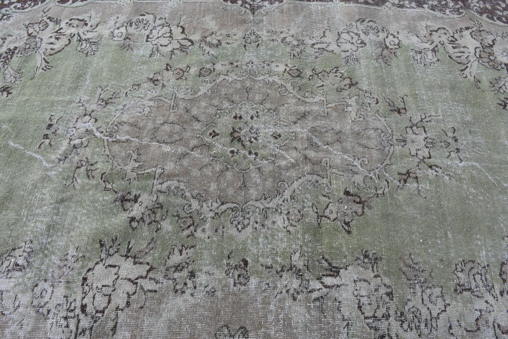XL Vintage Turkish Accent Area Rug 6.1 x 9.1 ft