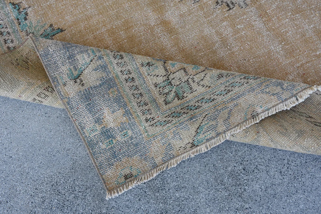 XL Vintage Turkish Accent Area Rug 5.3 x 8.5 ft