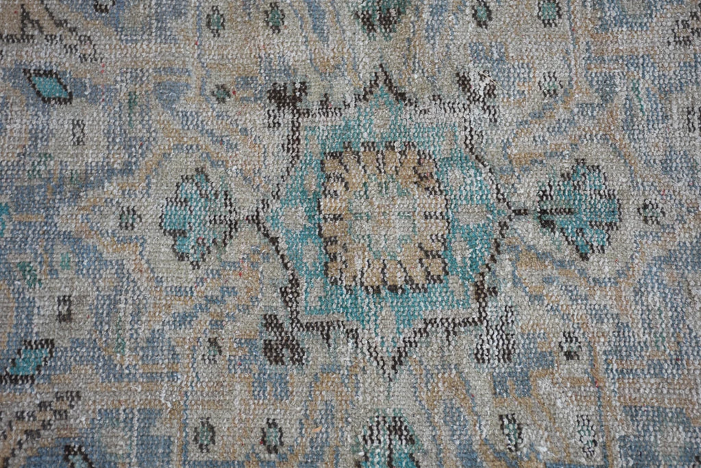 XL Vintage Turkish Accent Area Rug 5.3 x 8.5 ft