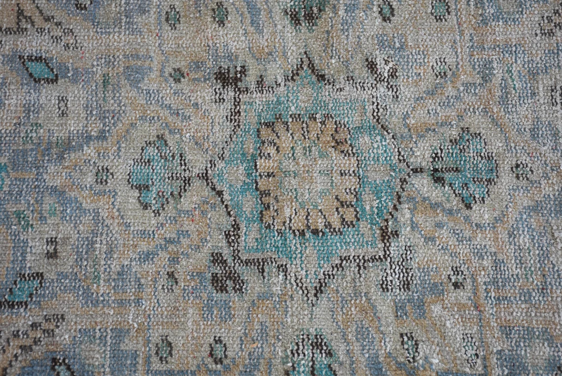 XL Vintage Turkish Accent Area Rug 5.3 x 8.5 ft