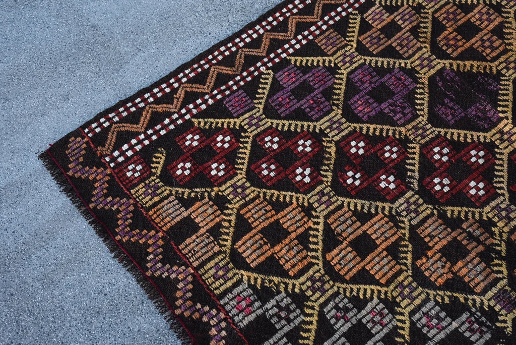 XL Vintage Turkish Accent Area Rug 5.3 x 8.5 ft