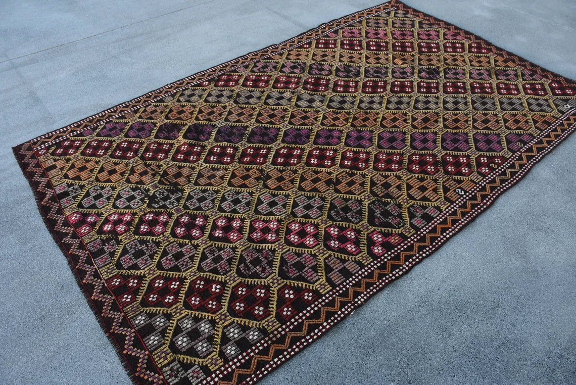 XL Vintage Turkish Accent Area Rug 5.3 x 8.5 ft