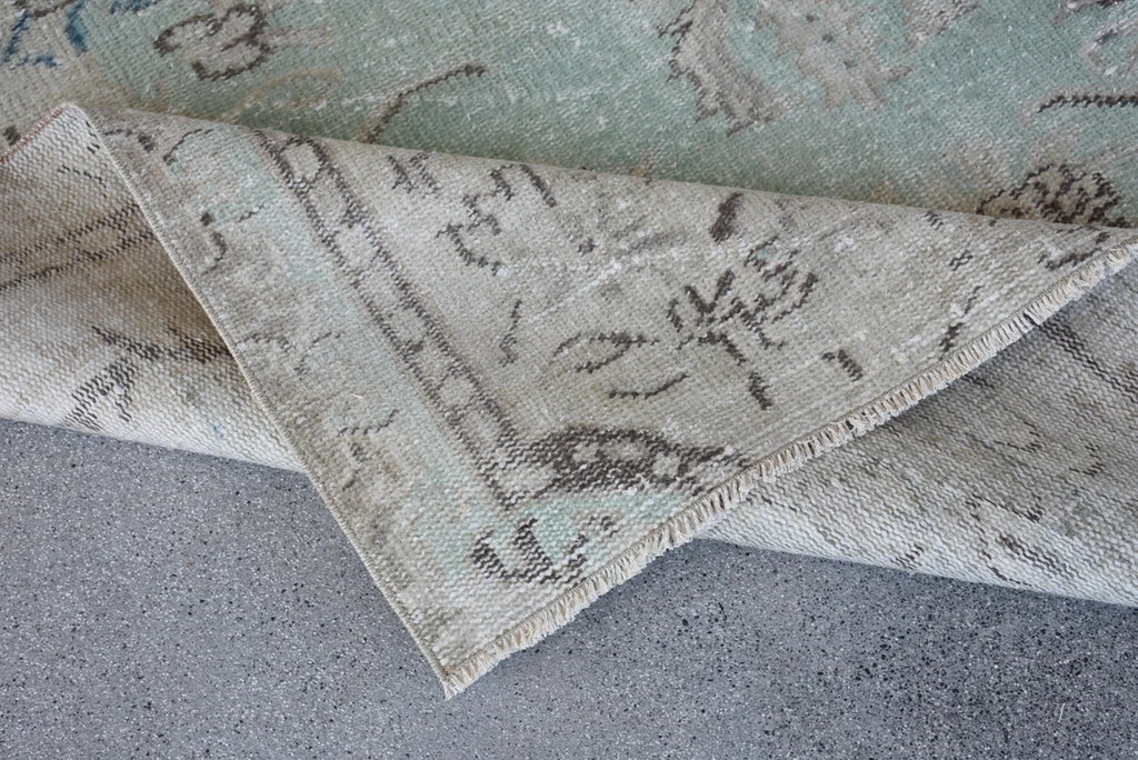 XL Vintage Turkish Accent Area Rug 5.8 x 8.4 ft