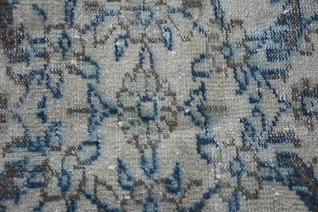 XL Vintage Turkish Accent Area Rug 5.8 x 8.4 ft