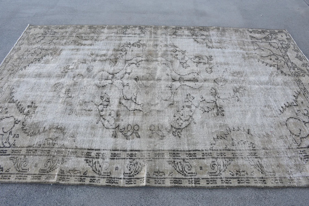 XL Vintage Turkish Accent Area Rug 5.5 x 8.6 ft