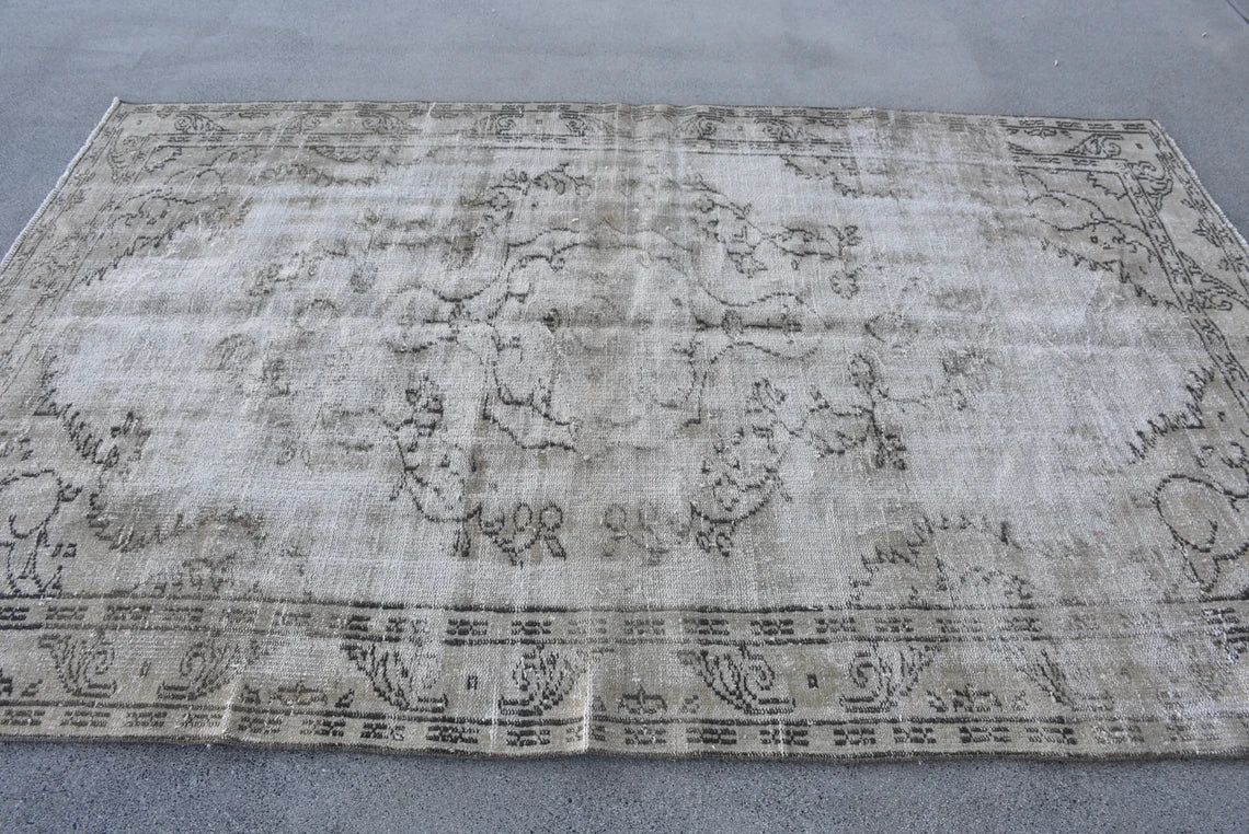 XL Vintage Turkish Accent Area Rug 5.5 x 8.6 ft