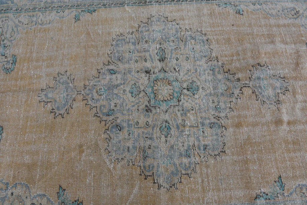 XL Vintage Turkish Accent Area Rug 5.3 x 8.5 ft