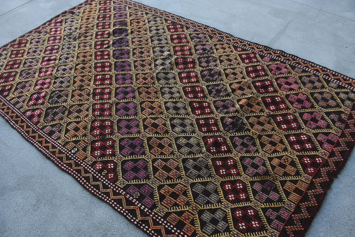 XL Vintage Turkish Accent Area Rug 5.3 x 8.5 ft