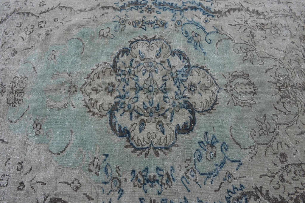 XL Vintage Turkish Accent Area Rug 5.8 x 8.4 ft