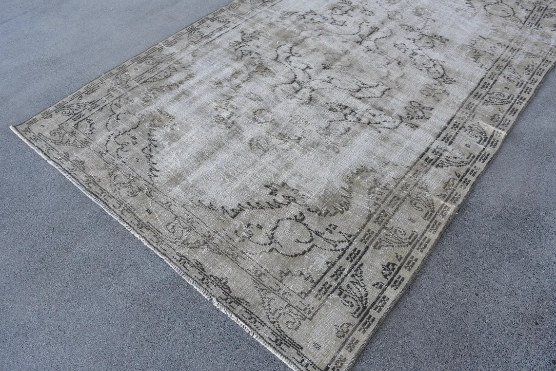 XL Vintage Turkish Accent Area Rug 5.5 x 8.6 ft