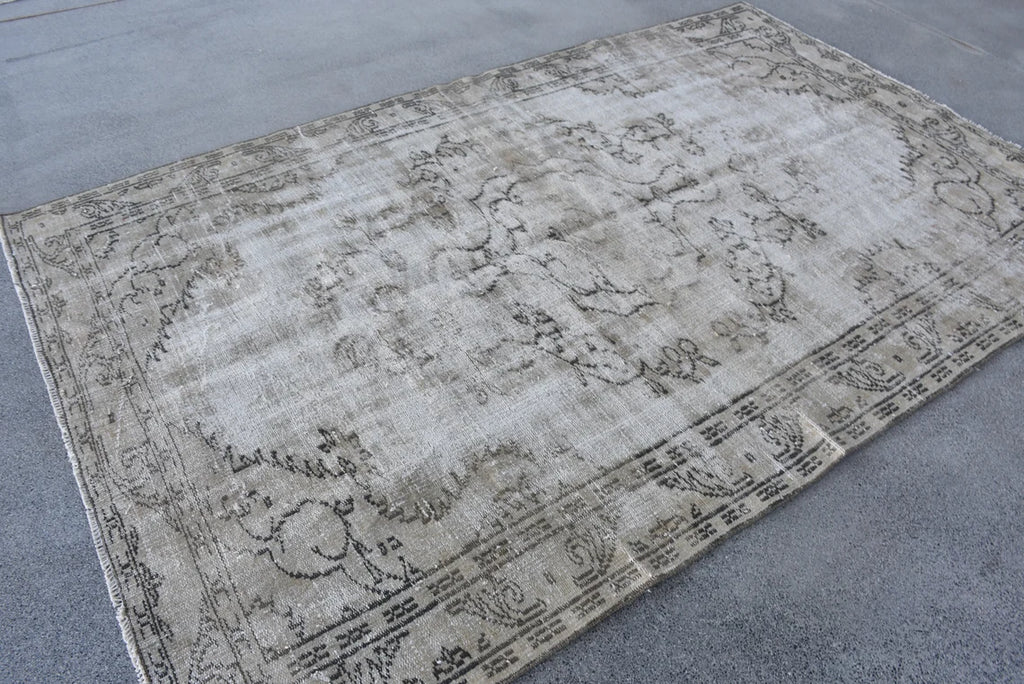 XL Vintage Turkish Accent Area Rug 5.5 x 8.6 ft