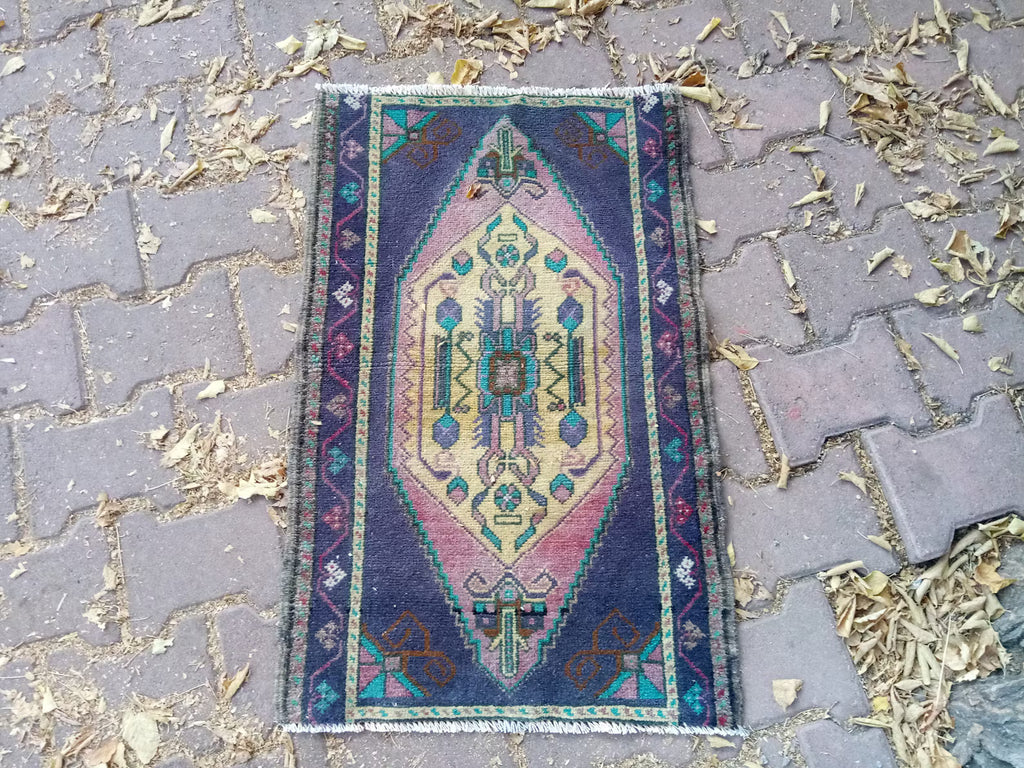 Vintage Turkish Mini Rug 1.7 x 2.8 ft