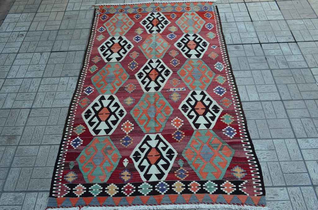 XL Vintage Turkish Accent Area Rug 5.4 x 8.5 ft