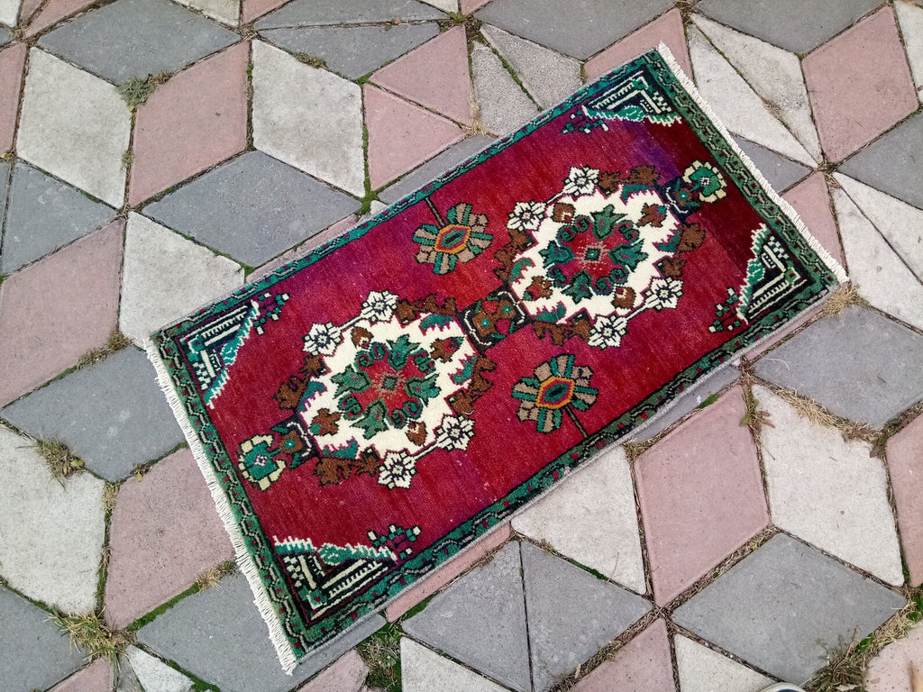 Vintage Turkish Mini Rug 1.5 x 2.8 ft