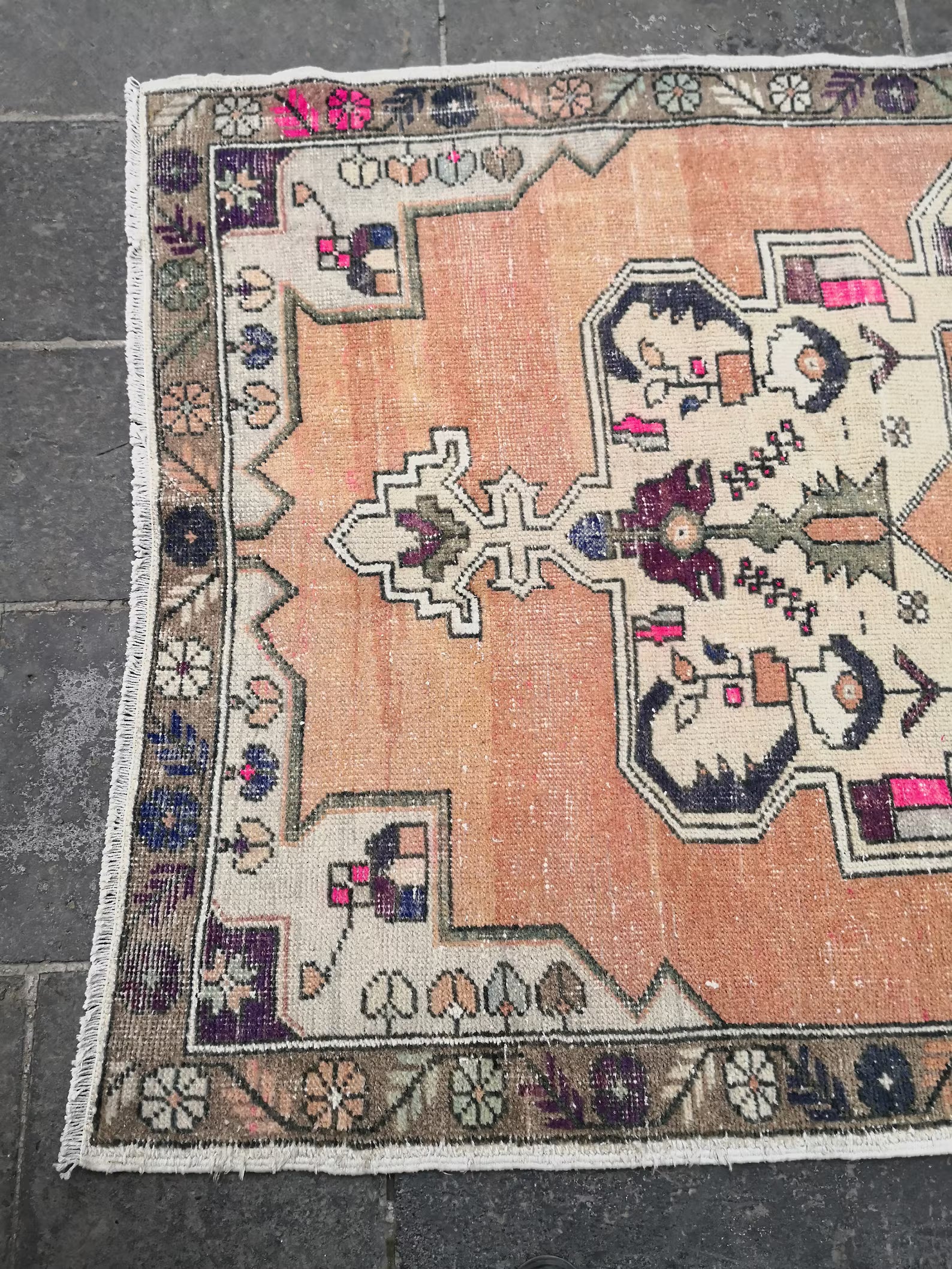 Vintage Turkish Accent Area rug 4.2 x 7.5 ft