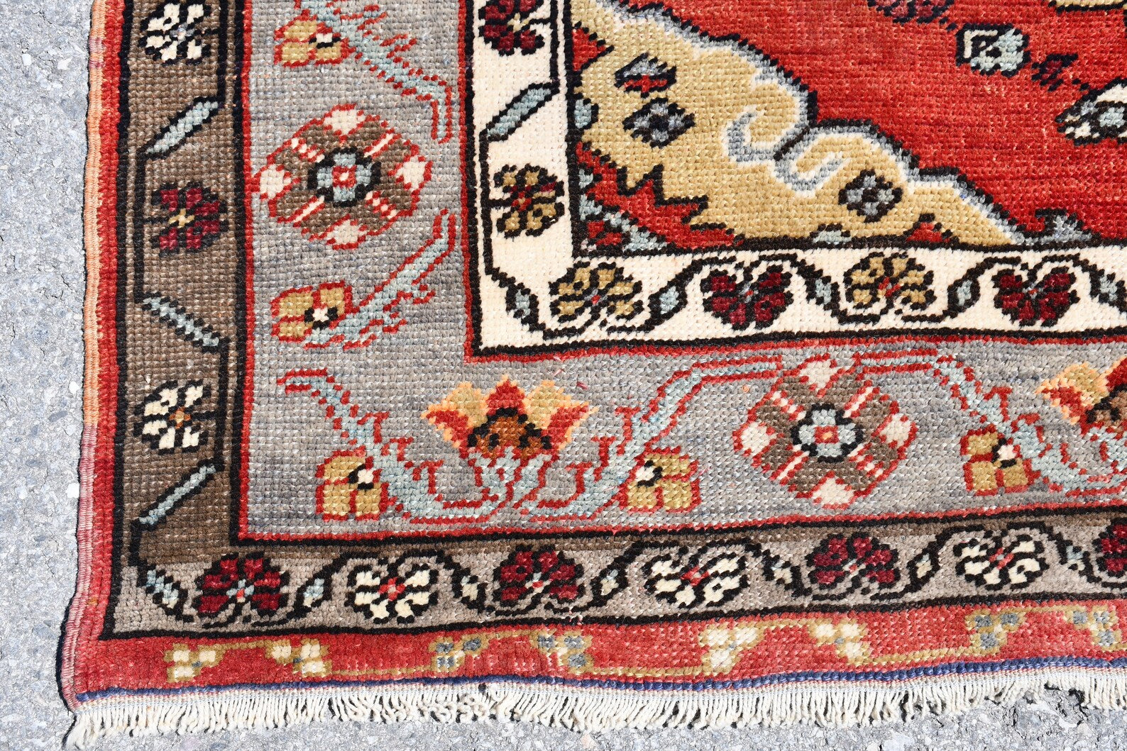 Vintage Turkish Accent Area rug 5.2 x 7.8 ft