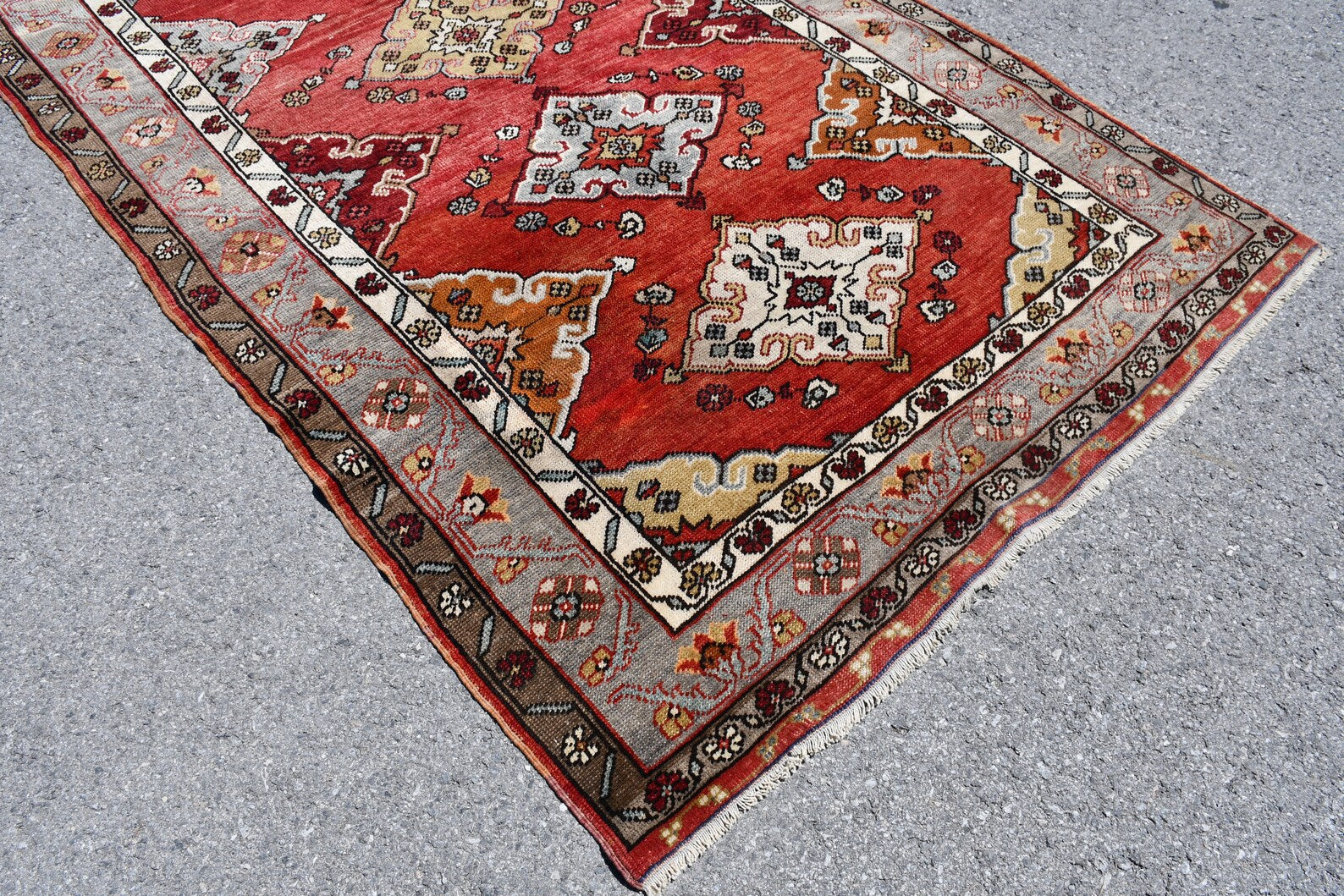 Vintage Turkish Accent Area rug 5.2 x 7.8 ft