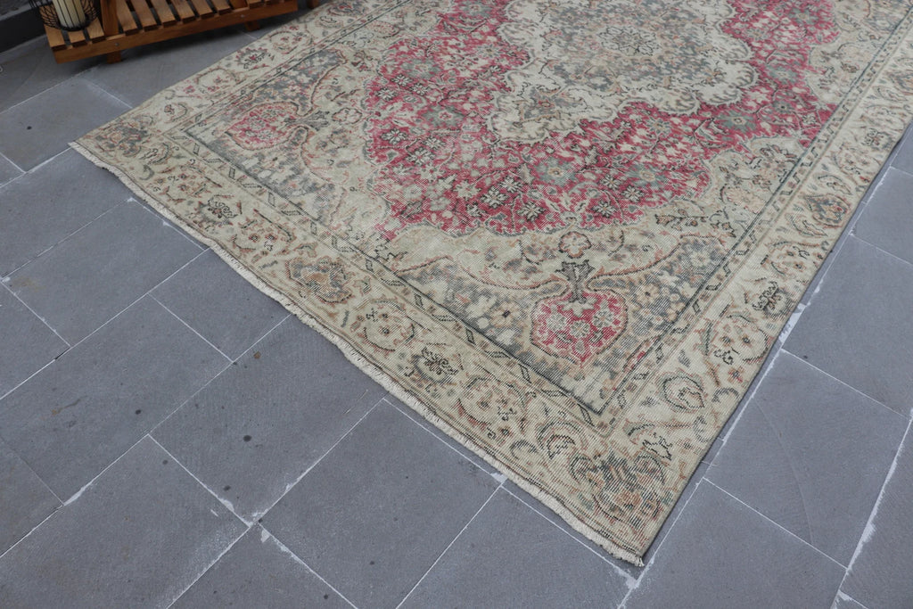 XL Vintage Turkish Accent Area Rug 5.9 x 9.5 ft